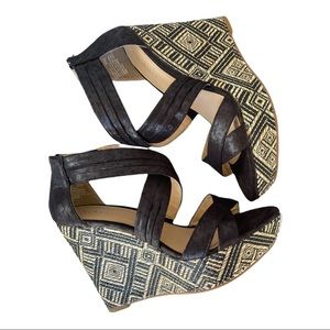 Nine & Co JJUPFORIT Black/Beige Tribal Weave Open Toe 5” Wedge Heel 9M Worn Once
